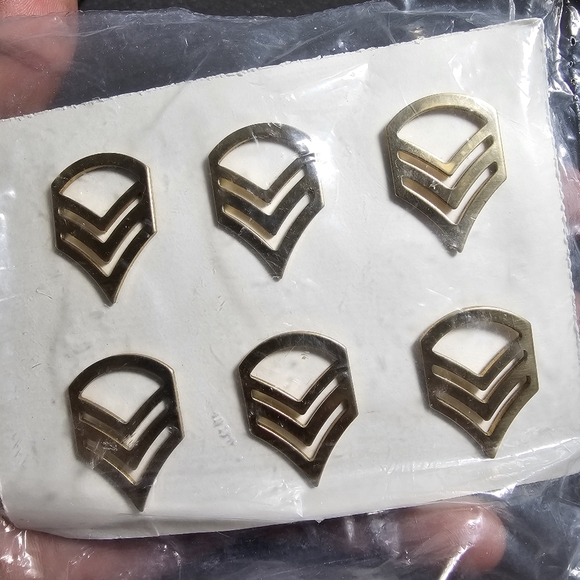 Lot Of 6 US Military Insignia Grade E.P Staff Sergeant Pinback Pins Brass New so - Picture 1 of 2